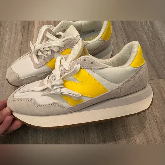 NWOT New Balance Women’s 7 237 Sea Salt Egg Yolk Yellow and White Sneakers - Picture 13 of 13